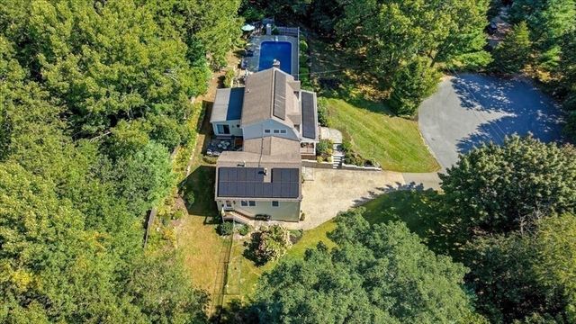 2 Clinton Ter, Kingston, MA 02364