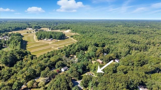 2 Clinton Ter, Kingston, MA 02364