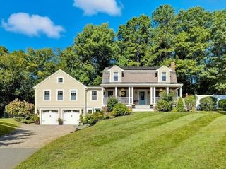 2 Clinton Ter, Kingston, MA 02364