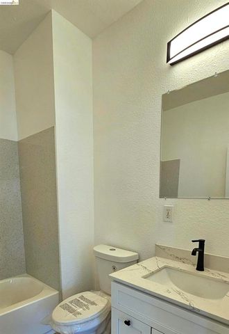 3137 Pleitner Ave, Oakland, CA 94602