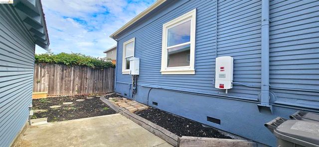 3137 Pleitner Ave, Oakland, CA 94602