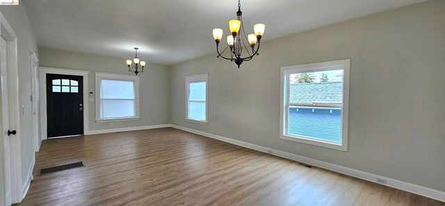 3137 Pleitner Ave, Oakland, CA 94602
