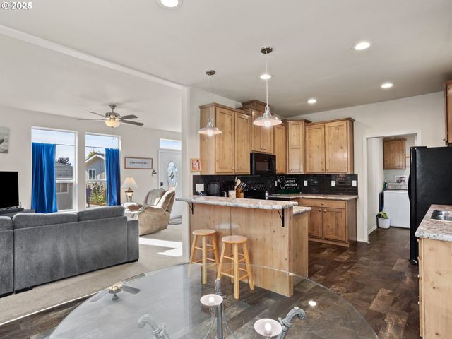 9700 Sw Tualatin Rd 12, Tualatin, OR 97062