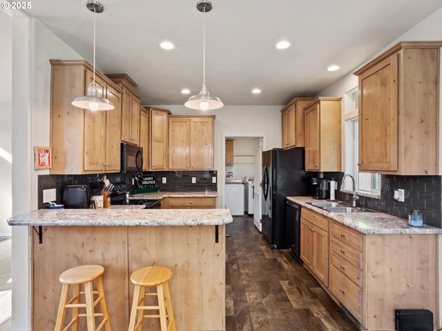 9700 Sw Tualatin Rd 12, Tualatin, OR 97062