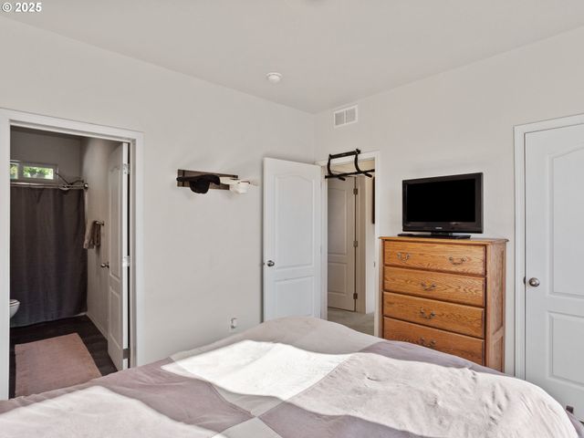 9700 Sw Tualatin Rd 12, Tualatin, OR 97062