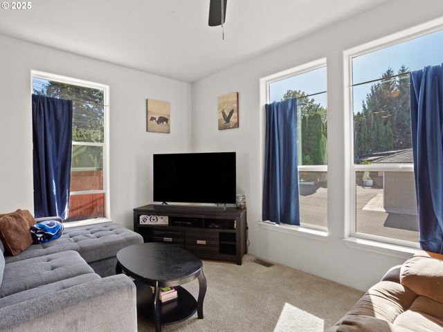 9700 Sw Tualatin Rd 12, Tualatin, OR 97062