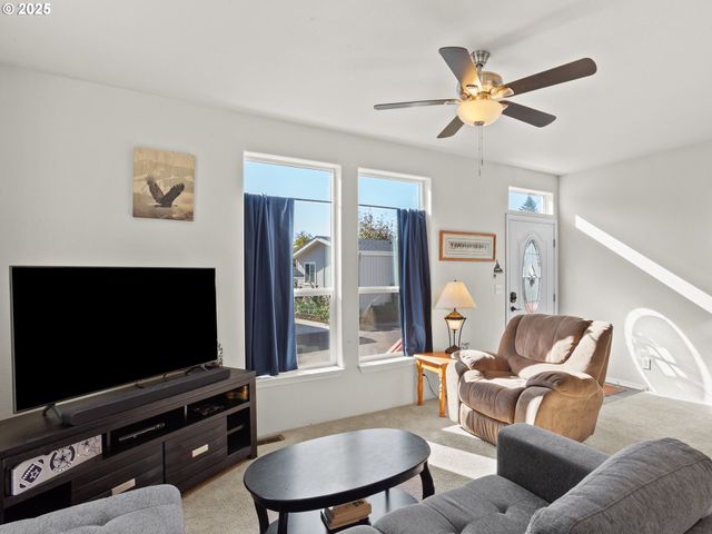 9700 Sw Tualatin Rd 12, Tualatin, OR 97062