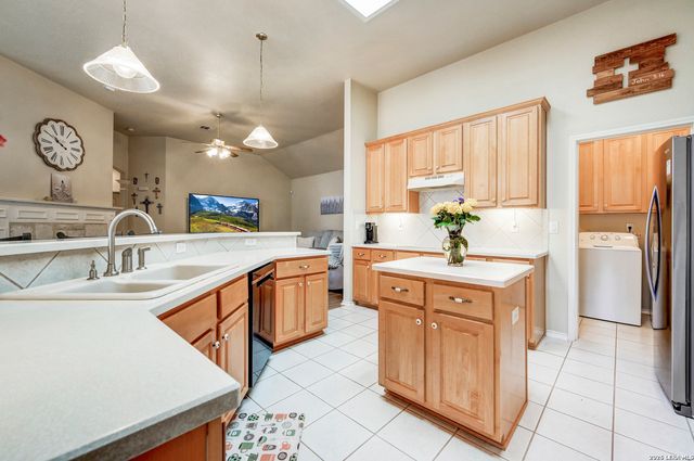 55 Amber forest, San Antonio, TX 78232