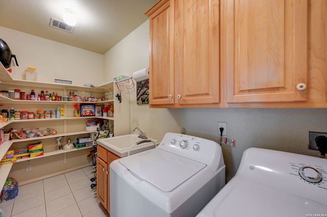 55 Amber forest, San Antonio, TX 78232