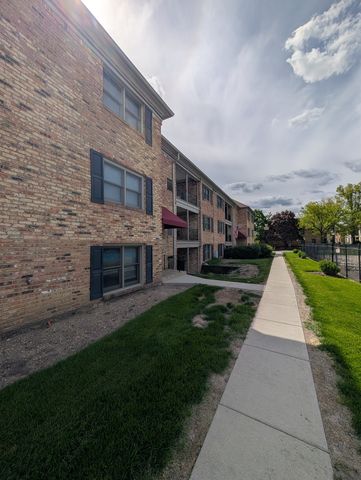 1756 Fayette C, Hoffman Estates, IL 60169