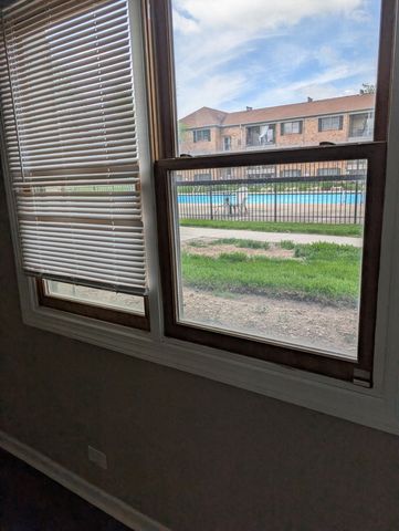 1756 Fayette C, Hoffman Estates, IL 60169