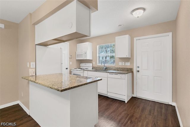 5257 Leeds RD, Fort Myers, FL 33907