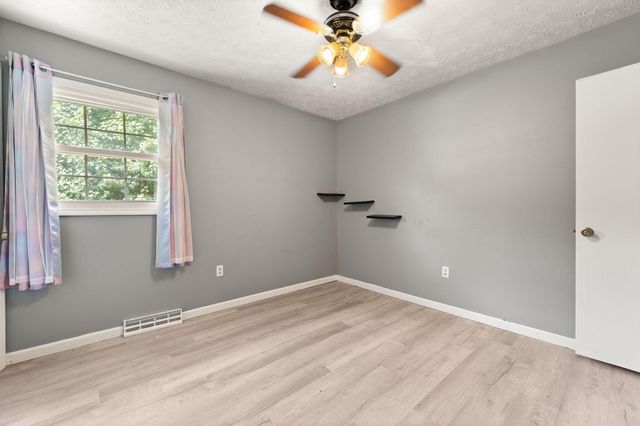 697 Oaklawn Circle, Corbin, KY 40701