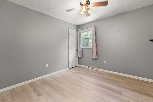 697 Oaklawn Circle, Corbin, KY 40701
