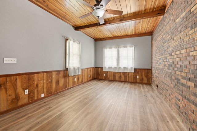 697 Oaklawn Circle, Corbin, KY 40701