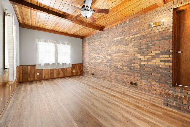 697 Oaklawn Circle, Corbin, KY 40701
