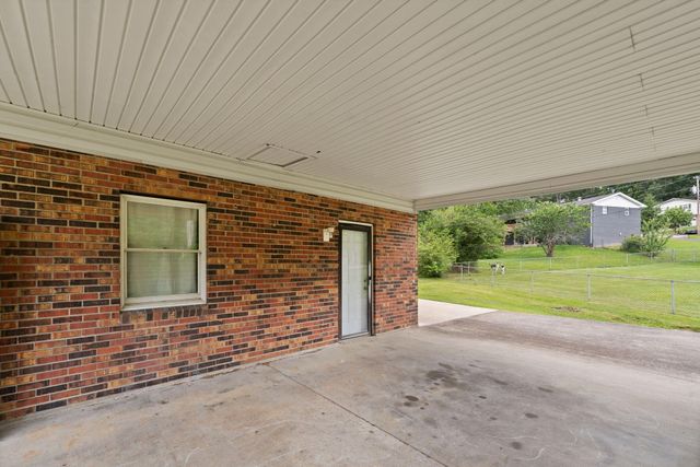 697 Oaklawn Circle, Corbin, KY 40701