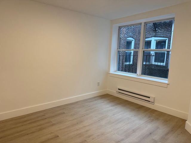 168 Cottage St 301, Boston, MA 02128