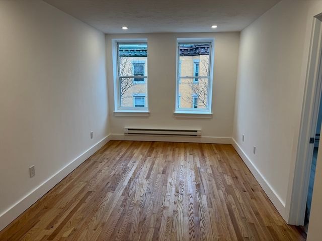 168 Cottage St 301, Boston, MA 02128