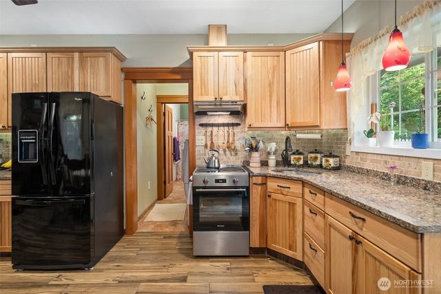 760 N Dow Creek Drive, Hoodsport, WA 98548