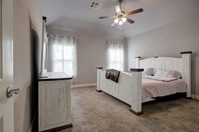 16300 W Petaluma Place, Edmond, OK 73013