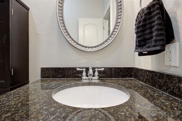 16300 W Petaluma Place, Edmond, OK 73013