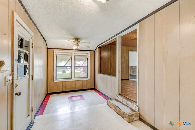 104 E Reagan Avenue, Copperas Cove, TX 76522