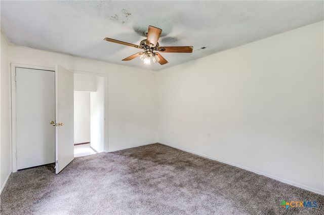 104 E Reagan Avenue, Copperas Cove, TX 76522