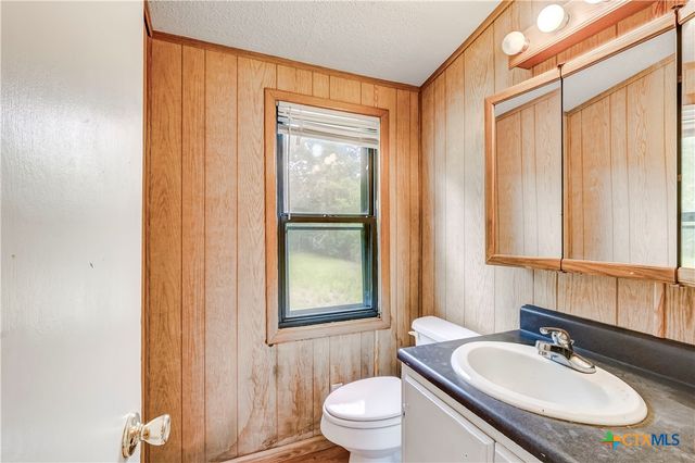 104 E Reagan Avenue, Copperas Cove, TX 76522
