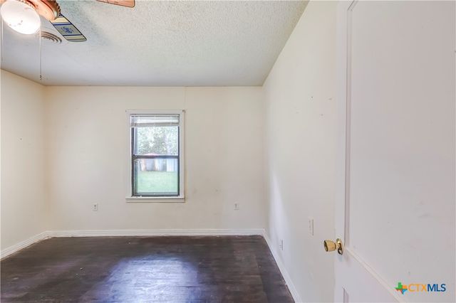 104 E Reagan Avenue, Copperas Cove, TX 76522