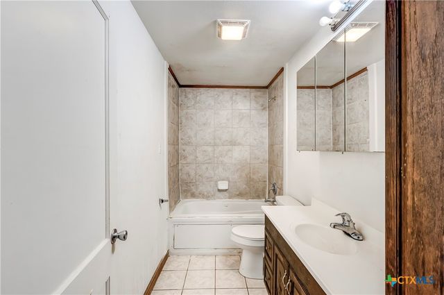 104 E Reagan Avenue, Copperas Cove, TX 76522