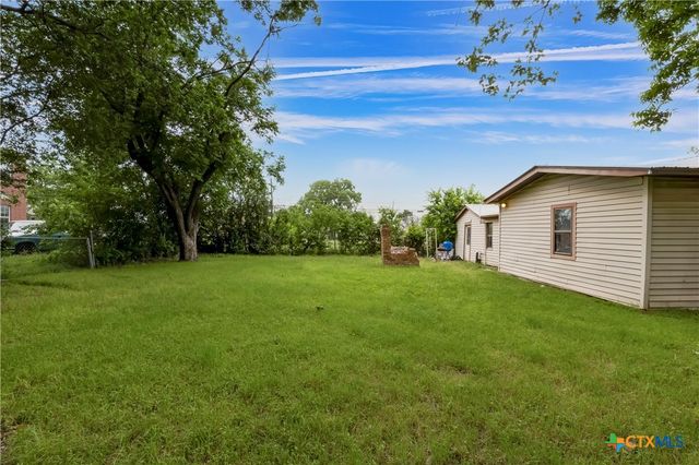 104 E Reagan Avenue, Copperas Cove, TX 76522