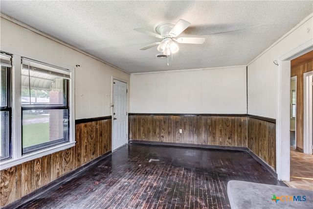 104 E Reagan Avenue, Copperas Cove, TX 76522