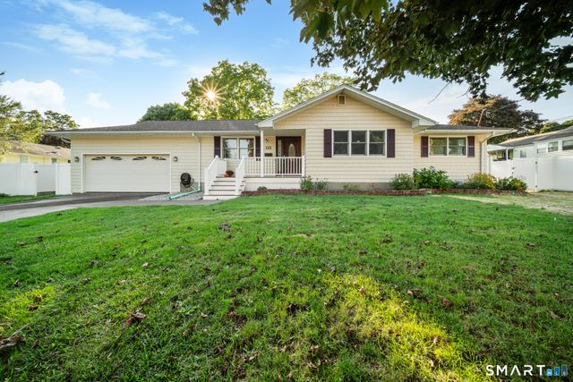 121 Bridgeview Place, Stratford, CT 06614