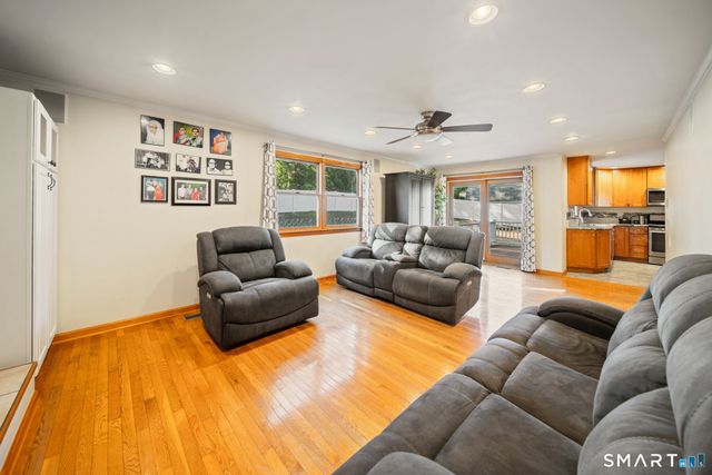 121 Bridgeview Place, Stratford, CT 06614