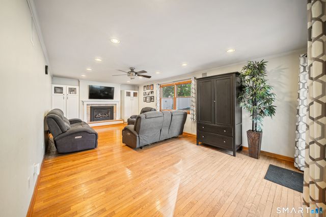 121 Bridgeview Place, Stratford, CT 06614
