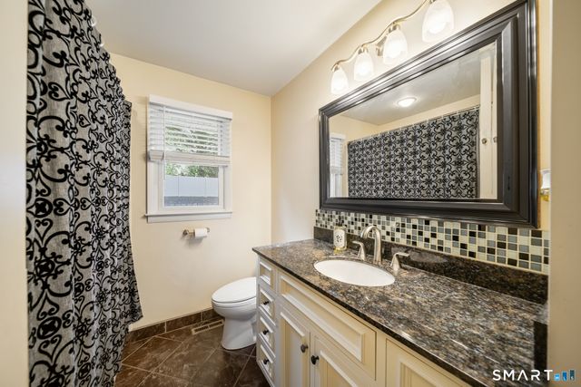 121 Bridgeview Place, Stratford, CT 06614