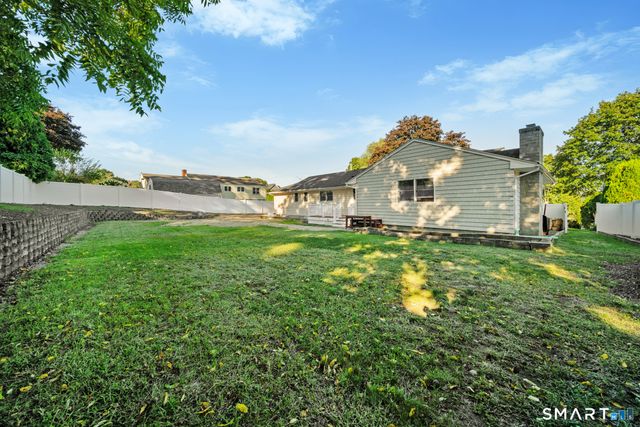 121 Bridgeview Place, Stratford, CT 06614
