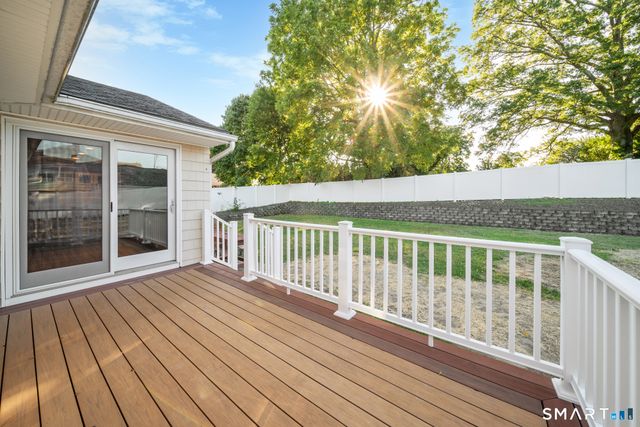 121 Bridgeview Place, Stratford, CT 06614