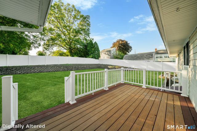 121 Bridgeview Place, Stratford, CT 06614