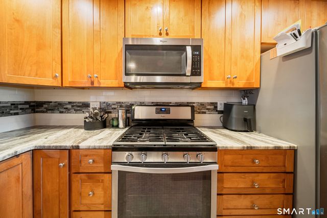 121 Bridgeview Place, Stratford, CT 06614