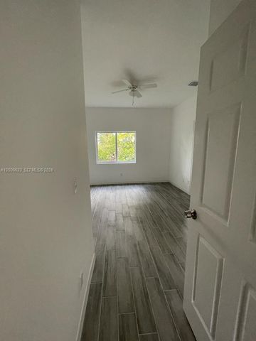 920 NW 81st St, Miami, FL 33150