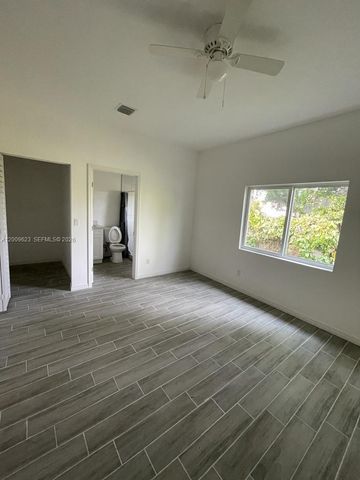 920 NW 81st St, Miami, FL 33150