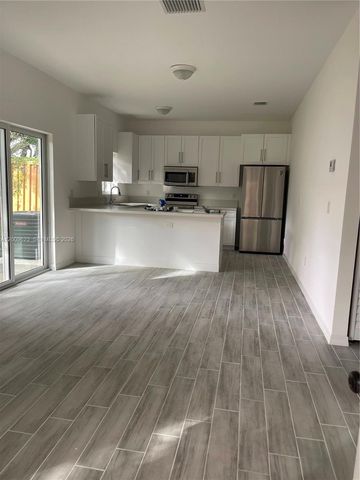 920 NW 81st St, Miami, FL 33150