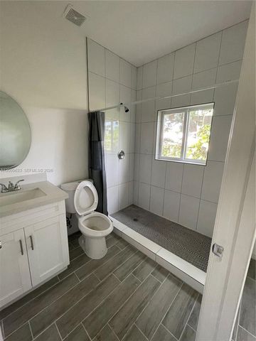 920 NW 81st St, Miami, FL 33150