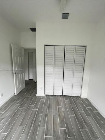 920 NW 81st St, Miami, FL 33150