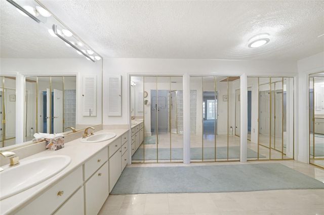 24358 SW KINGSWAY CIRCLE, Lake Suzy, FL 34269