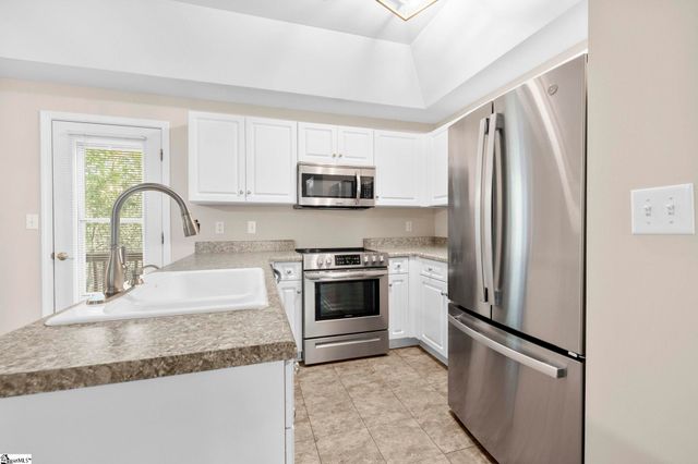 94 Huntress Drive, Greer, SC 29651