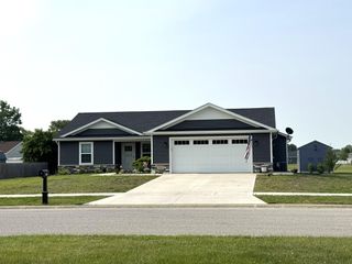 925 6th Avenue NW, Demotte, IN 46310