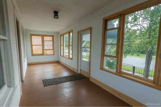 201 Lennox Place, Caspian, MI 49920